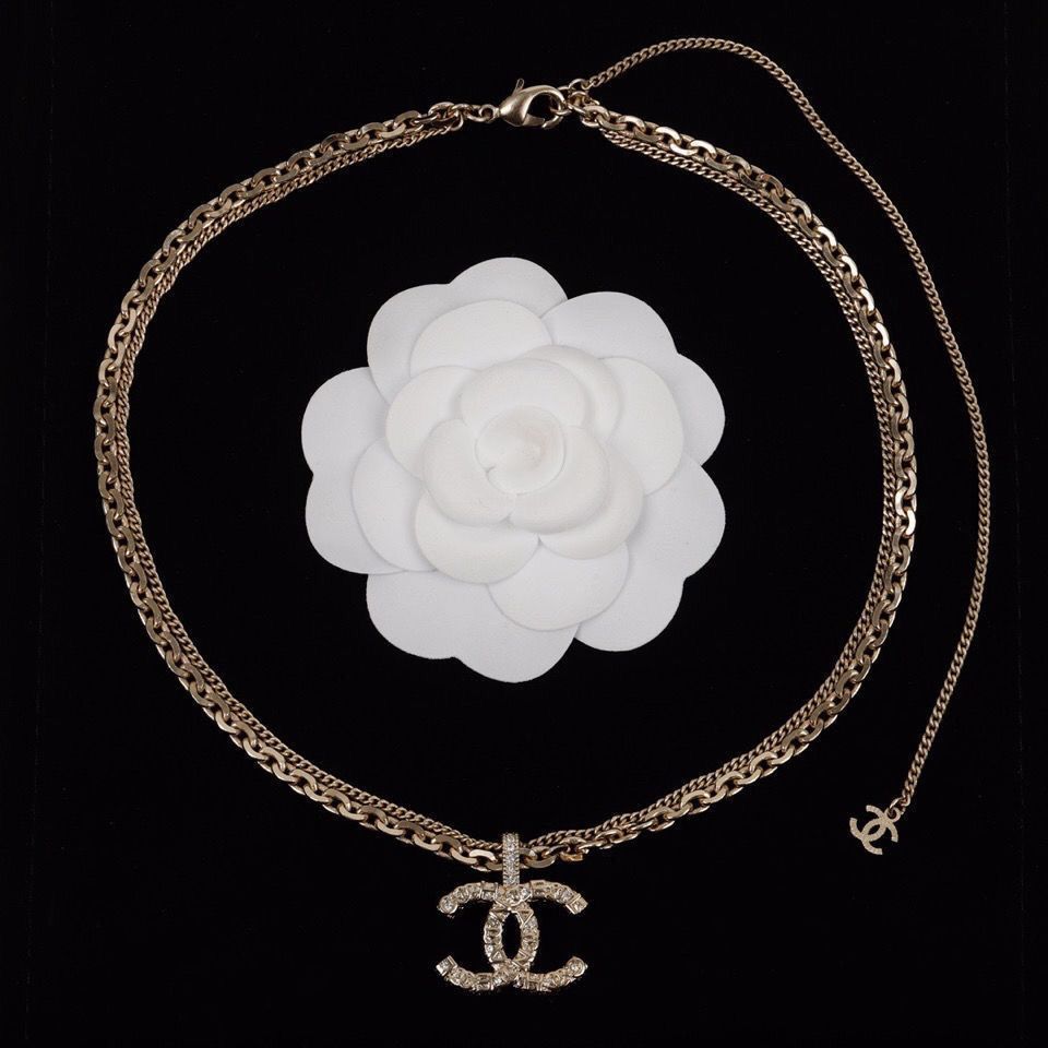 Double c double chain necklace
