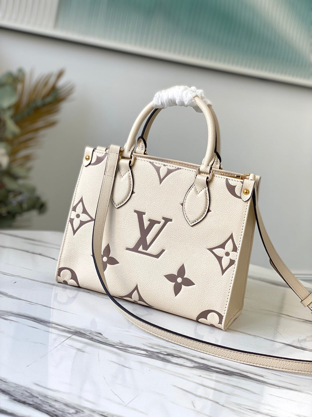 Bicolor handbag