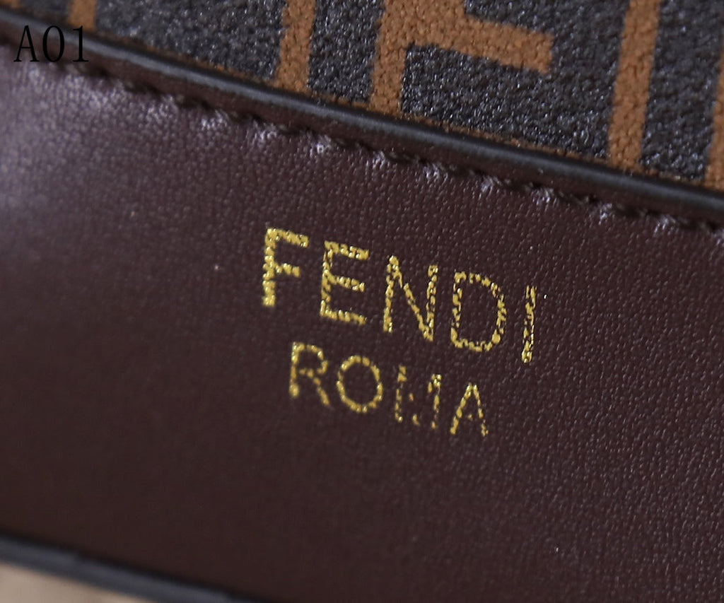 F e n d I 12x10x19cm