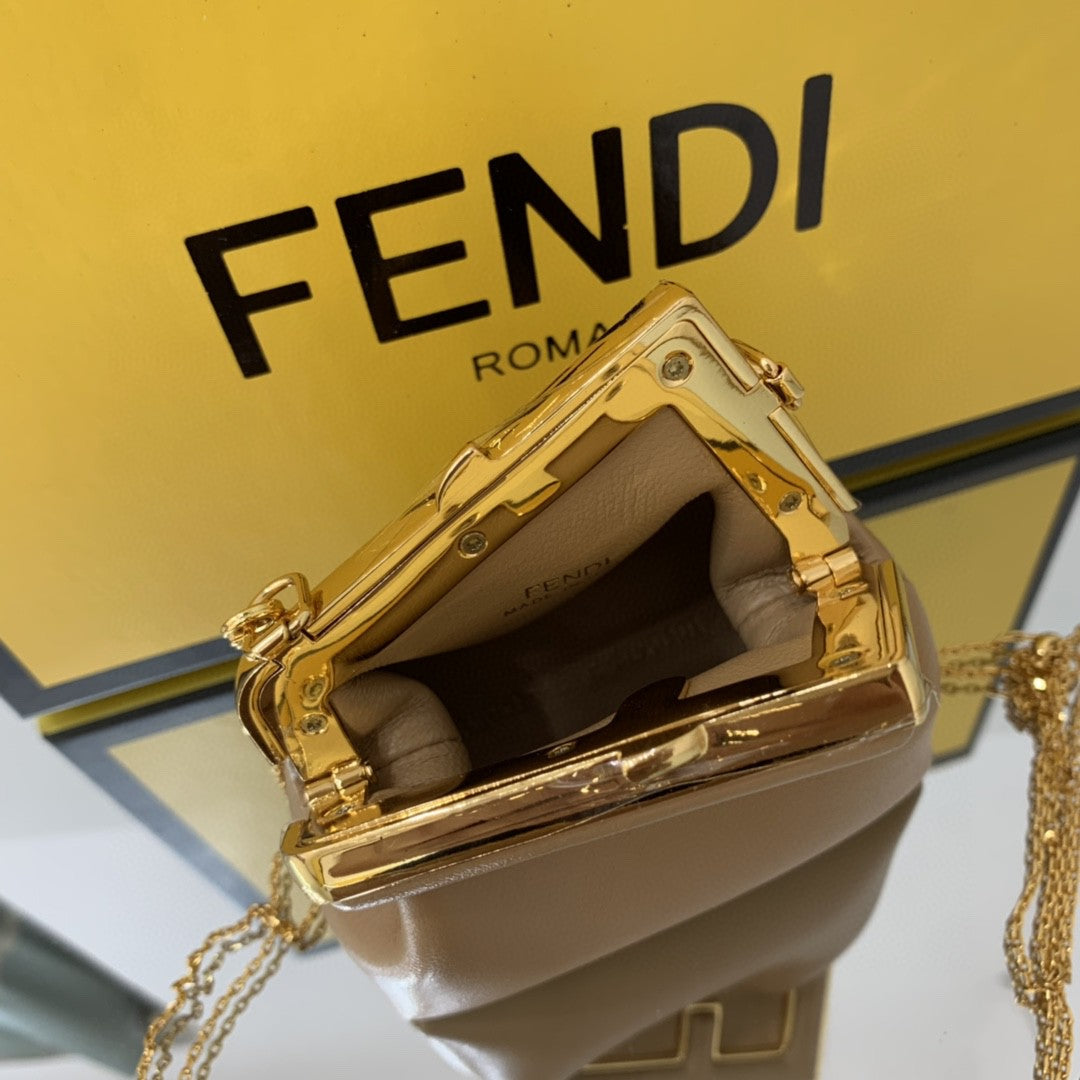 F e n d I 21