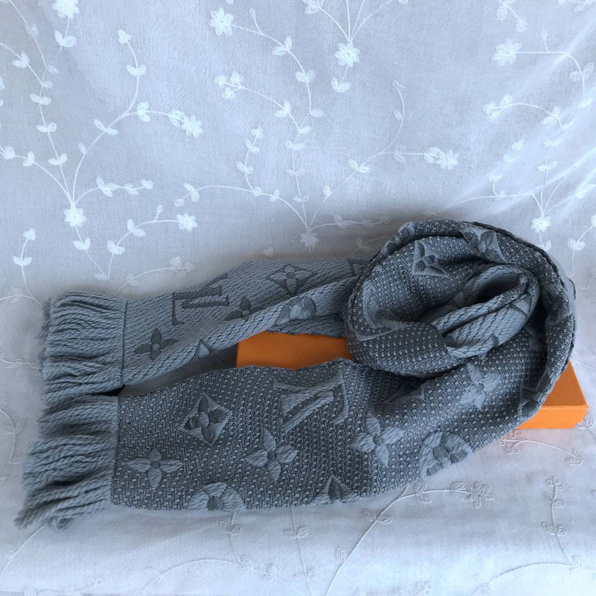 dark  gray scarf